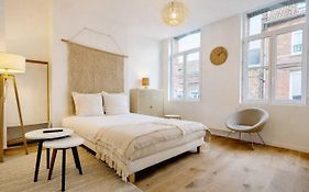 Spacious & Luxuary Studio